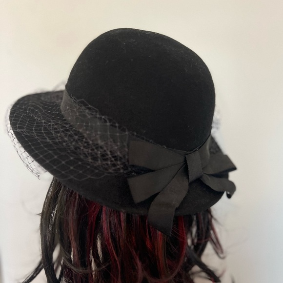 Michael Howard | 1940’s wool black brim hat w/bow and vail - Picture 2 of 5